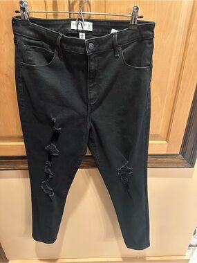 Abercrombie & Fitch Black Skinny Distressed Jeans